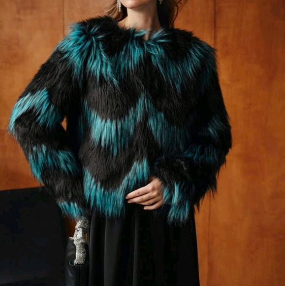 FLUFFY CHEVRON PATTERN COAT - Picture 1 of 5